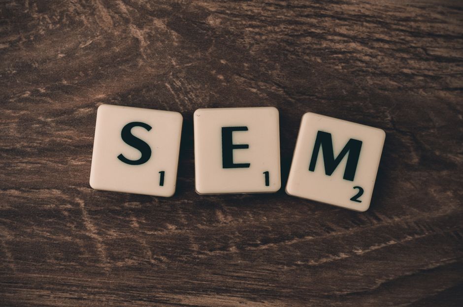 Como escolho temas estranhos sem cair em bobagens de internet